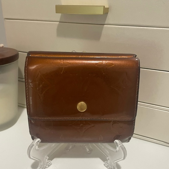Louis Vuitton monogram Vernis Elise wallet in Carmel Gold - Picture 8 of 16